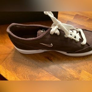 Nike women’s sneakers size 9.5